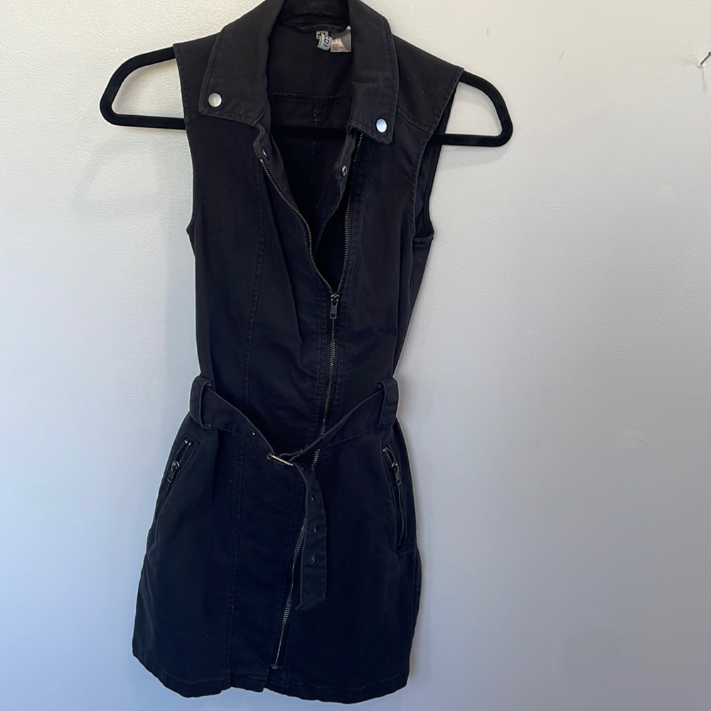 H&M black denim sleeveless belted 90’s vacation festival summer mini dress 0
